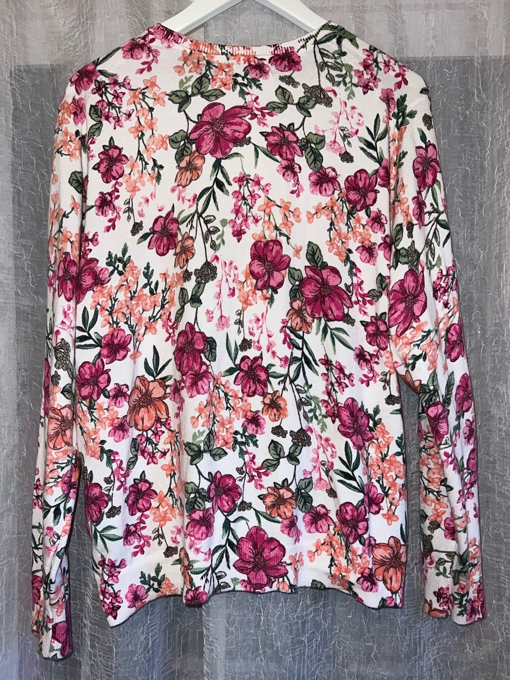 🌺Karen Scott White Cardigan with Pink & Orange Floral Print - Picture 2 of 4